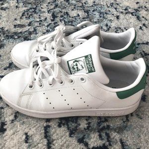 adidas Stan Smith (Grade School Size 5/Women's 7)